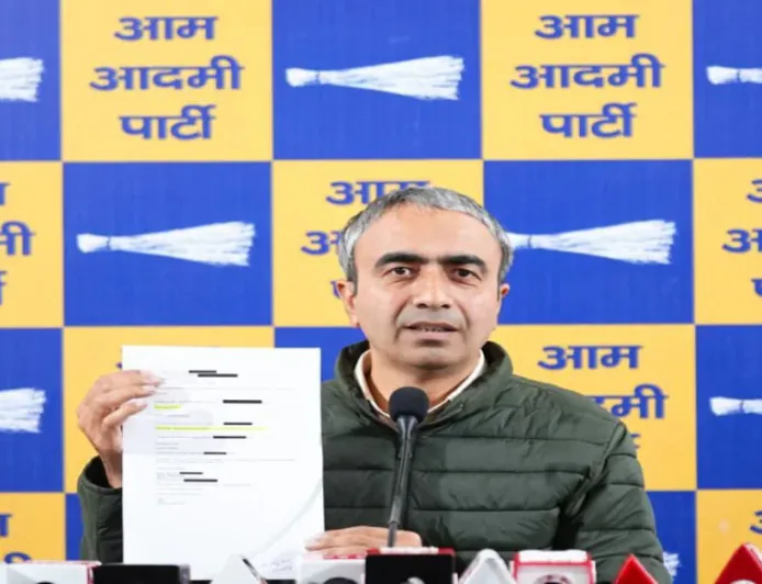 AAP का सनसनीखेज आरोप: 'जेफरी एपस्टीन से डेलिगेशन नहीं, बल्कि निजी तौर पर मिलते थे हरदीप पुरी'