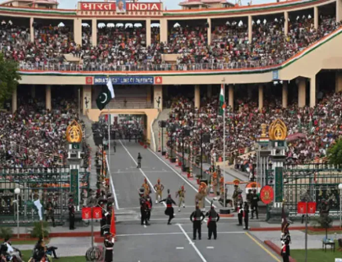 अटारी बॉर्डर 'रिट्रीट सेरेमनी' के समय में बदलाव: अब आधे घंटे की देरी से शुरू होगी परेड; पर्यटकों के लिए नया शेड्यूल जारी