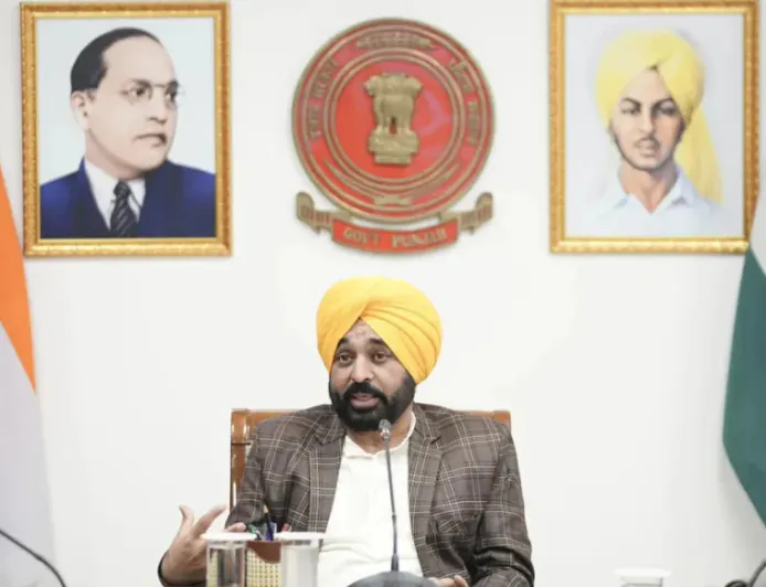 "अंधेरी रात कितनी भी लंबी हो, जीत सच की ही होती है": केजरीवाल की रिहाई पर सीएम भगवंत मान का भावुक संदेश