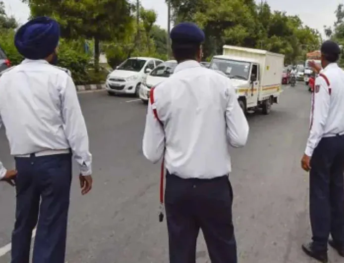 श्री मुक्तसर साहिब: ट्रैफिक नियम तोड़ने वालों पर पुलिस का शिकंजा; 215 चालान और 17 गाड़ियां इंपाउंड